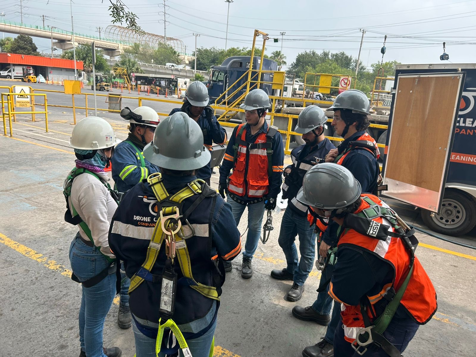Equipo 27 Tecnología Industrial en planta industrial — Monterrey, N.L.
